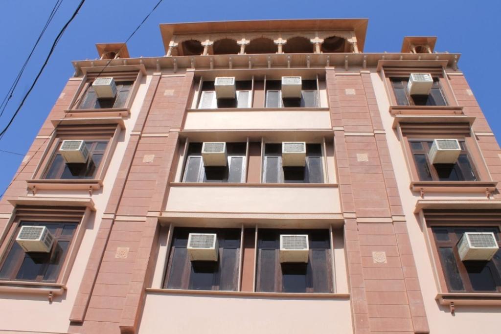 Hotel Ram Singh Palace ジャイプール エクステリア 写真