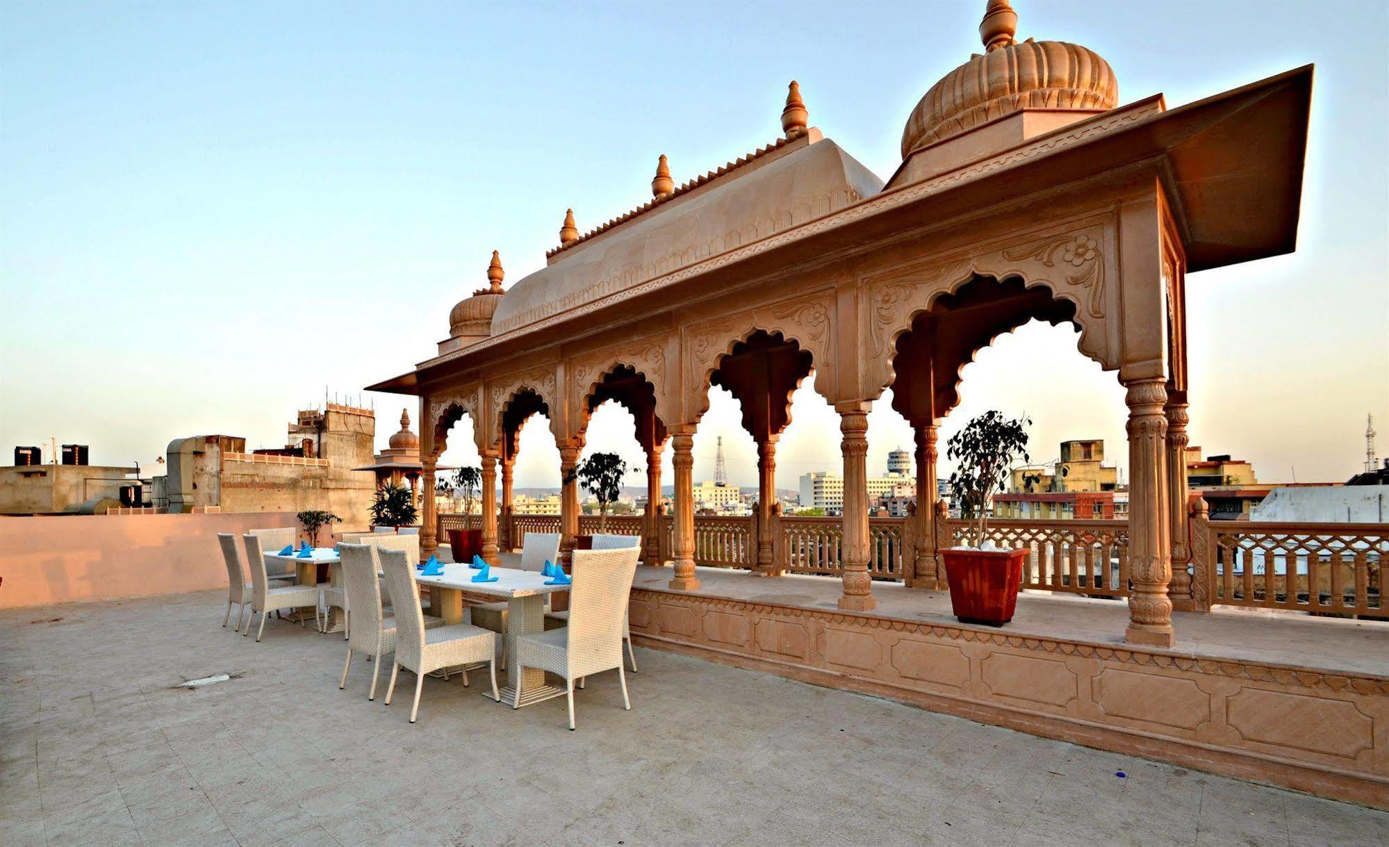 Hotel Ram Singh Palace ジャイプール エクステリア 写真